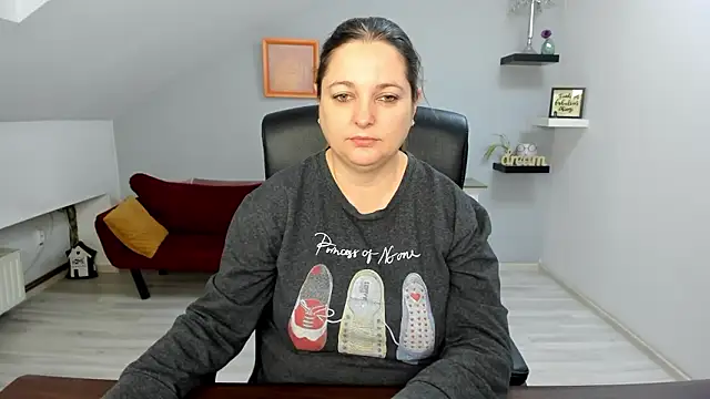 Snapshot of LollaGirl chatting on February 10, 4:16 am LollaGirl online show from February 10, 4:16 am