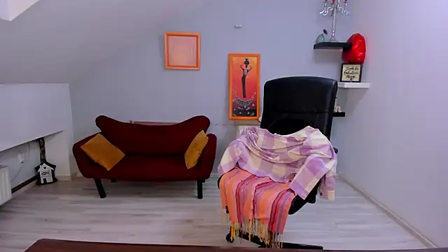 LollaGirl online show from March 12, 4:18 am