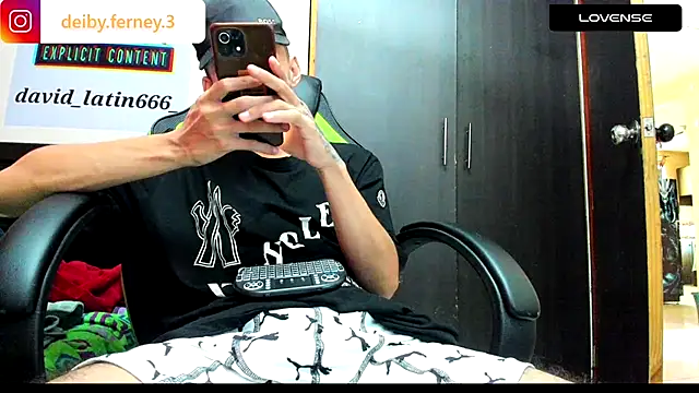 davidlatin66 online show from December 15, 6:37 pm