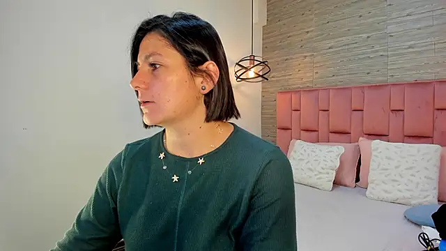 Snapshot of SarahDeyvis chatting on January 14, 2:00 pm SarahDeyvis online show from January 14, 2:00 pm