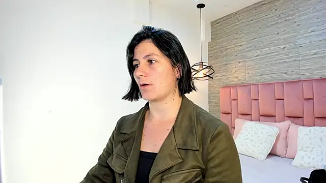 Snapshot of SarahDeyvis chatting on January 20, 2:03 pm SarahDeyvis online show from January 20, 2:03 pm