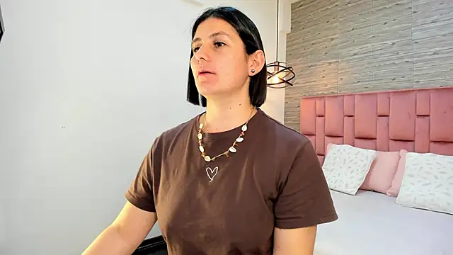Snapshot of SarahDeyvis chatting on January 21, 5:20 pm SarahDeyvis online show from January 21, 5:20 pm
