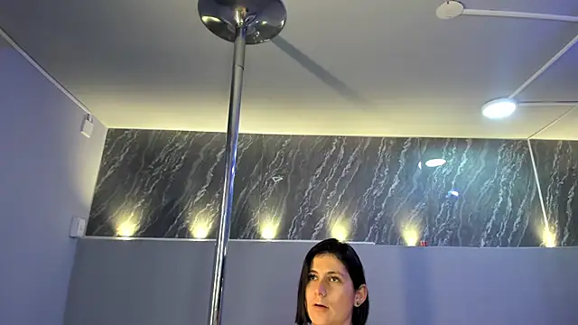 Snapshot of SarahDeyvis chatting on February 4, 8:06 pm SarahDeyvis online show from February 4, 8:06 pm