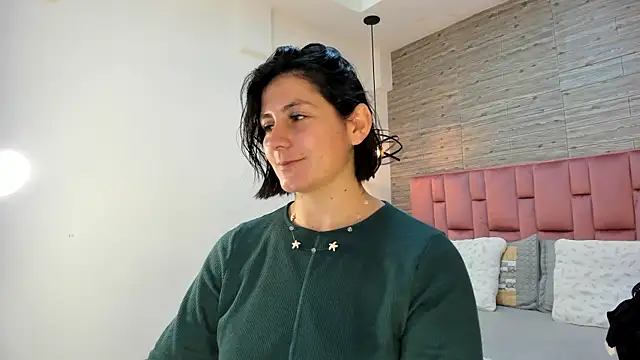 Snapshot of SarahDeyvis chatting on February 11, 1:09 pm SarahDeyvis online show from February 11, 1:09 pm