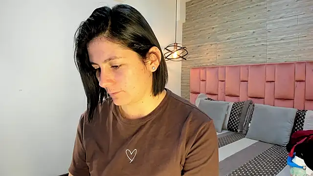 Snapshot of SarahDeyvis chatting on February 25, 1:50 pm SarahDeyvis online show from February 25, 1:50 pm