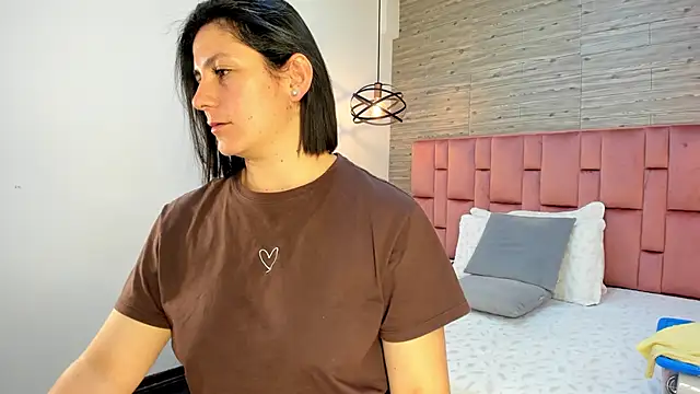 Snapshot of SarahDeyvis chatting on March 18, 7:42 pm SarahDeyvis online show from March 18, 7:42 pm