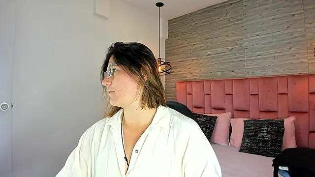 Snapshot of SarahDeyvis chatting on September 17, 4:08 pm SarahDeyvis online show from September 17, 4:08 pm
