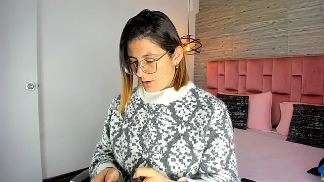 Snapshot of SarahDeyvis chatting on October 1, 1:06 pm SarahDeyvis online show from October 1, 1:06 pm