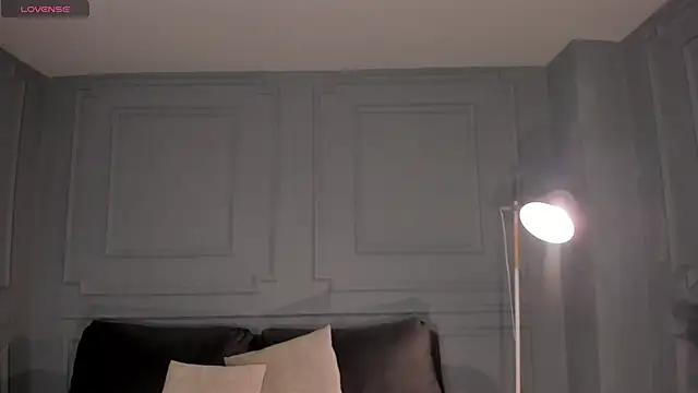 EveBensonX online show from March 31, 7:47 pm