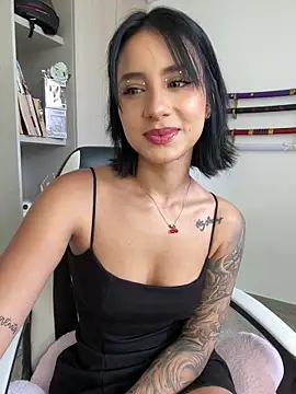 Snapshot of Ale_Lewis chatting on December 27, 8:39 pm Ale Lewis online show from December 27, 8:39 pm