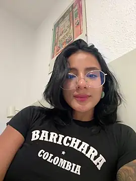 Snapshot of Ale_Lewis chatting on October 29, 9:27 pm Ale Lewis online show from October 29, 9:27 pm