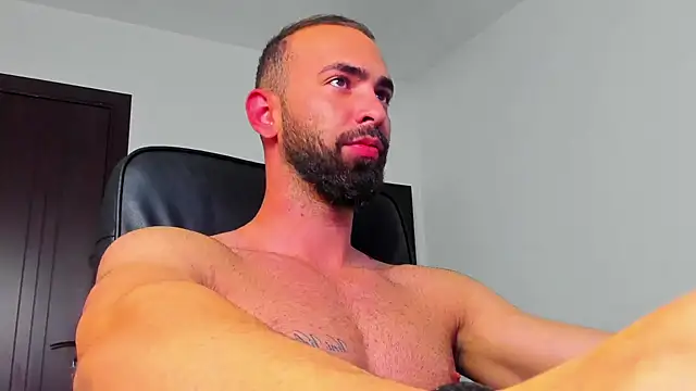 Snapshot of MichaelMasterss chatting on December 19, 9:17 pm MichaelMasterss online show from December 19, 9:17 pm