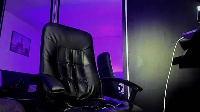 Snapshot of MichaelMasterss chatting on February 24, 9:52 pm MichaelMasterss online show from February 24, 9:52 pm