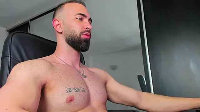 Snapshot of MichaelMasterss chatting on March 19, 8:23 am MichaelMasterss online show from March 19, 8:23 am