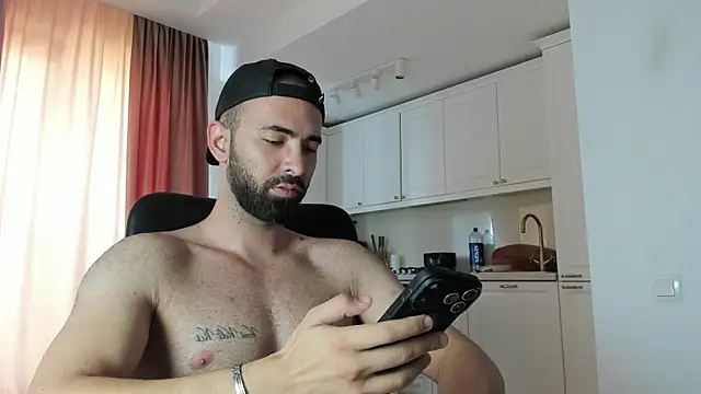 Snapshot of MichaelMasterss chatting on July 17, 12:45 pm MichaelMasterss online show from July 17, 12:45 pm