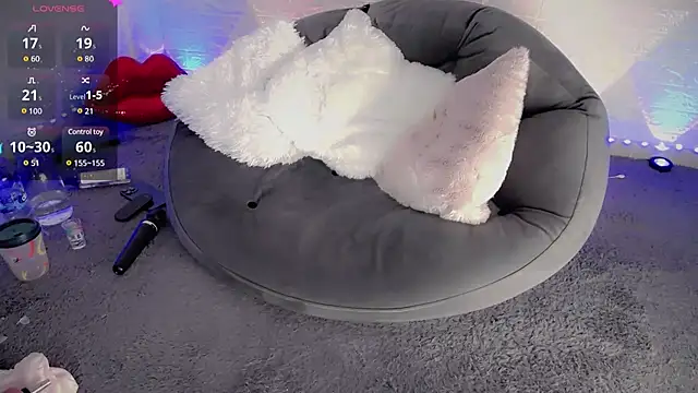 aysuncum online show from February 13, 11:06 am