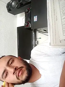 Snapshot of Stiven088 chatting on December 22, 5:32 pm Stiven088 online show from December 22, 5:32 pm