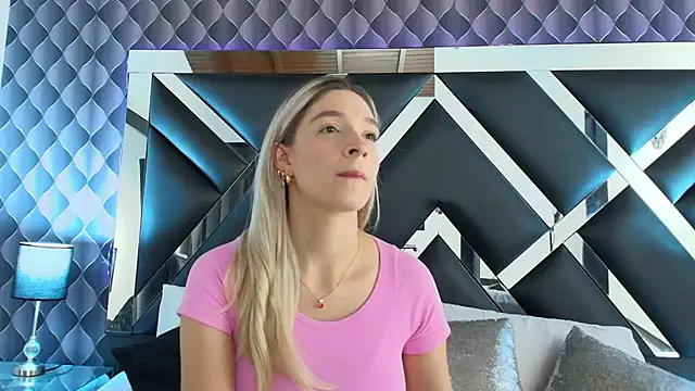 Snapshot of victoriaa_lee_ chatting on February 6, 7:07 pm victoriaa lee online show from February 6, 7:07 pm