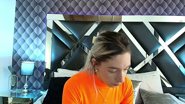 Snapshot of victoriaa_lee_ chatting on February 19, 6:43 pm victoriaa lee online show from February 19, 6:43 pm