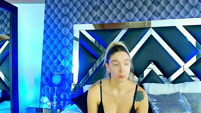 Snapshot of victoriaa_lee_ chatting on March 11, 12:54 am victoriaa lee online show from March 11, 12:54 am