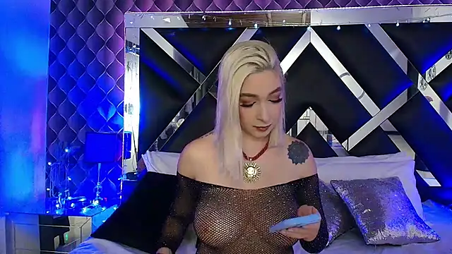 victoriaa lee  online show from February 20, 7:58 pm