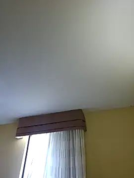 mossy kiss online show from January 4, 4:32 pm