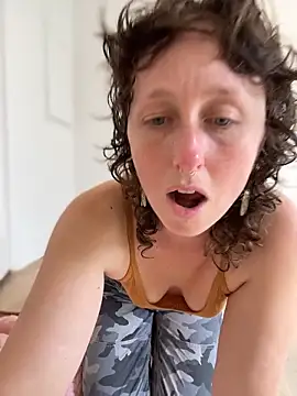 mossy kiss online show from March 31, 6:41 pm