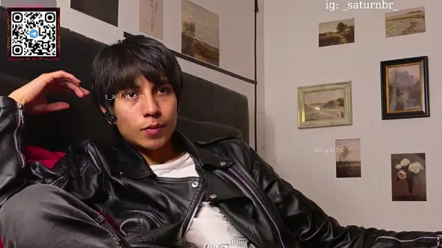 Snapshot of seraph1n chatting on February 9, 9:37 am seraph1n online show from February 9, 9:37 am