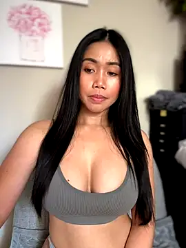 Snapshot of JazzieXo chatting on November 4, 8:08 pm JazzieXo online show from November 4, 8:08 pm