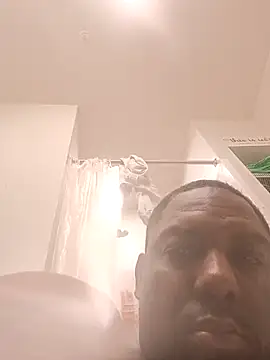 Snapshot of couplesgone chatting on December 21, 2:57 pm couplesgone online show from December 21, 2:57 pm