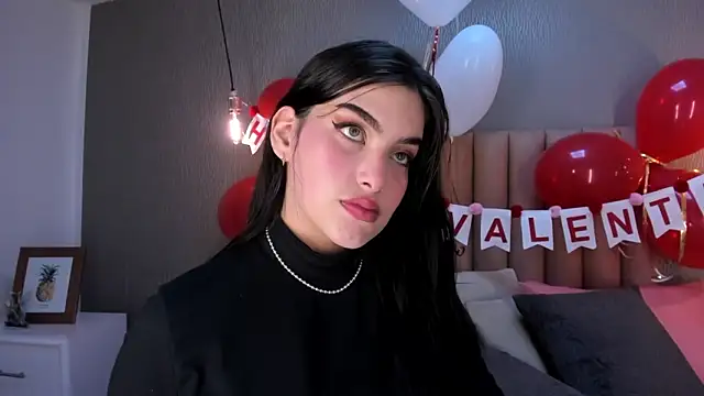 Alexa Thaylor  online show from February 16, 5:15 pm