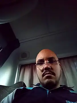 Snapshot of RobertoBuzios22 chatting on November 13, 9:03 pm RobertoBuzios22 online show from November 13, 9:03 pm