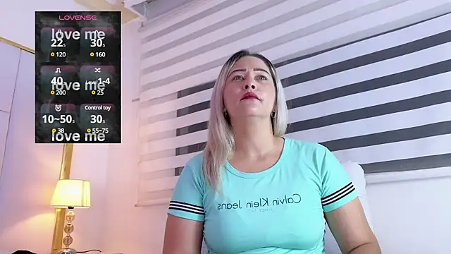 WANDAFOXX1 online show from January 28, 5:00 am