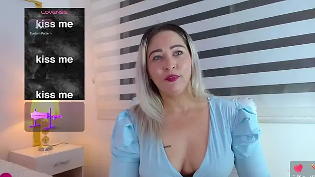 WANDAFOXX1 online show from February 1, 4:03 am