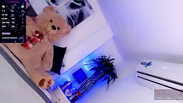 Sophiesweet5 online show from February 14, 2:18 am