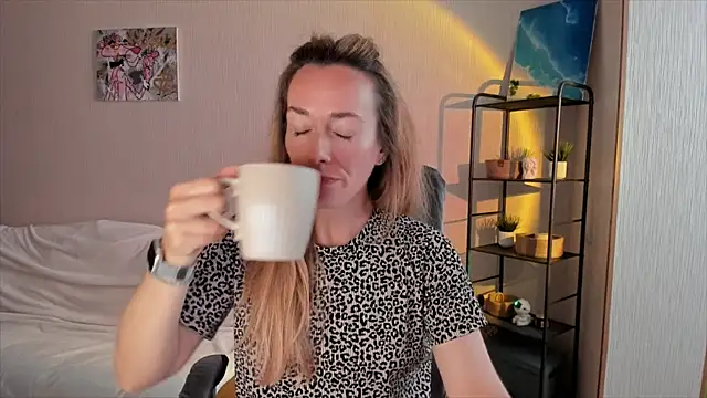 RebeccaMartinez online show from September 13, 7:30 am