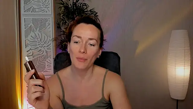 RebeccaMartinez online show from April 9, 7:25 am