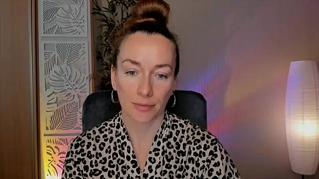 Snapshot of RebeccaMartinez chatting on April 27, 7:28 am RebeccaMartinez online show from April 27, 7:28 am