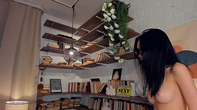 Snapshot of Riskyproject chatting on December 7, 10:34 am Riskyproject online show from December 7, 10:34 am