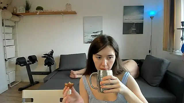 PollyFlame online show from February 21, 8:40 am