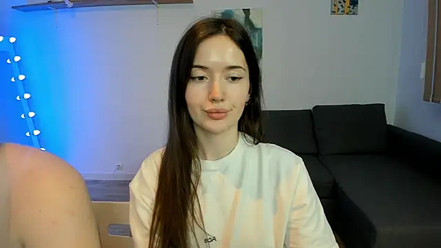 PollyFlame online show from April 3, 8:40 pm