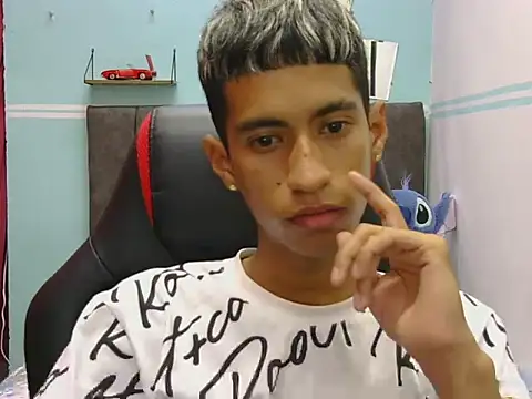 Snapshot of Angelstripboy chatting on March 14, 4:23 pm Angelstripboy online show from March 14, 4:23 pm