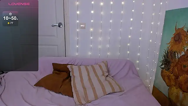 Snapshot of nymphobaby chatting on December 8, 11:08 pm nymphobaby online show from December 8, 11:08 pm