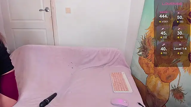 Snapshot of nymphobaby chatting on October 6, 12:24 pm nymphobaby online show from October 6, 12:24 pm