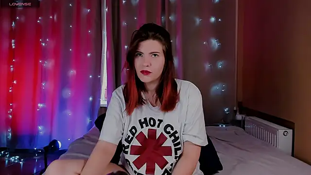 Snapshot of Erika_Fix chatting on May 5, 4:42 am Erika Fix online show from May 5, 4:42 am