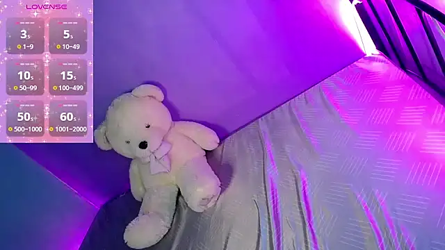 katie white online show from January 14, 9:48 am