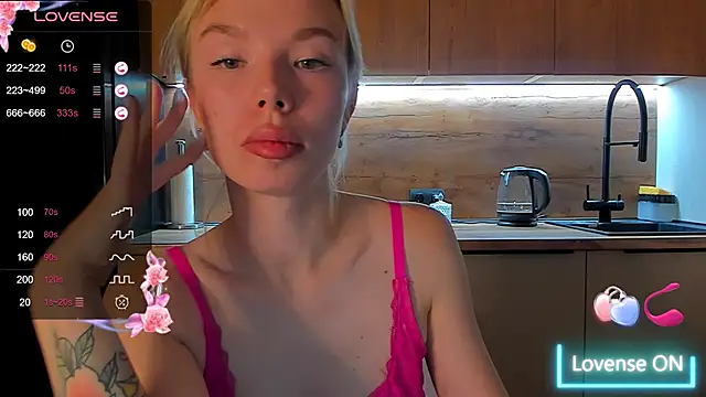 Snapshot of Olivia_Bells chatting on October 23, 9:35 pm Olivia Bells online show from October 23, 9:35 pm