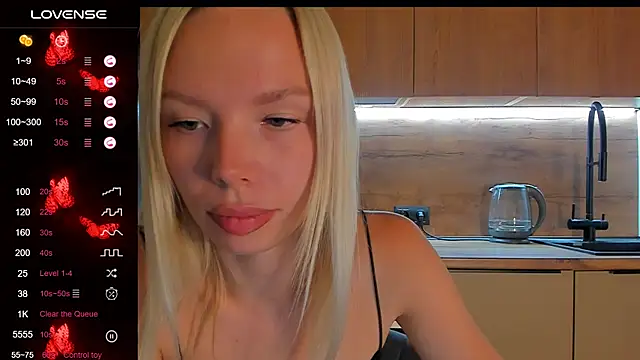 Olivia Bells online show from August 3, 8:45 pm