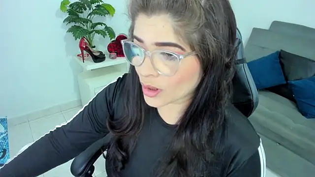 Snapshot of BellaFlaming chatting on March 20, 10:10 am BellaFlaming online show from March 20, 10:10 am