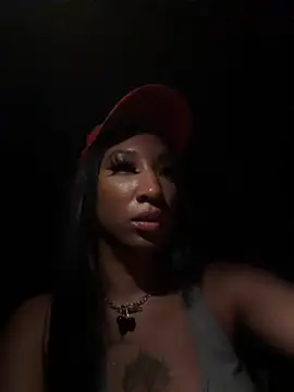 Snapshot of Iceblanca chatting on May 17, 4:21 am Iceblanca online show from May 17, 4:21 am